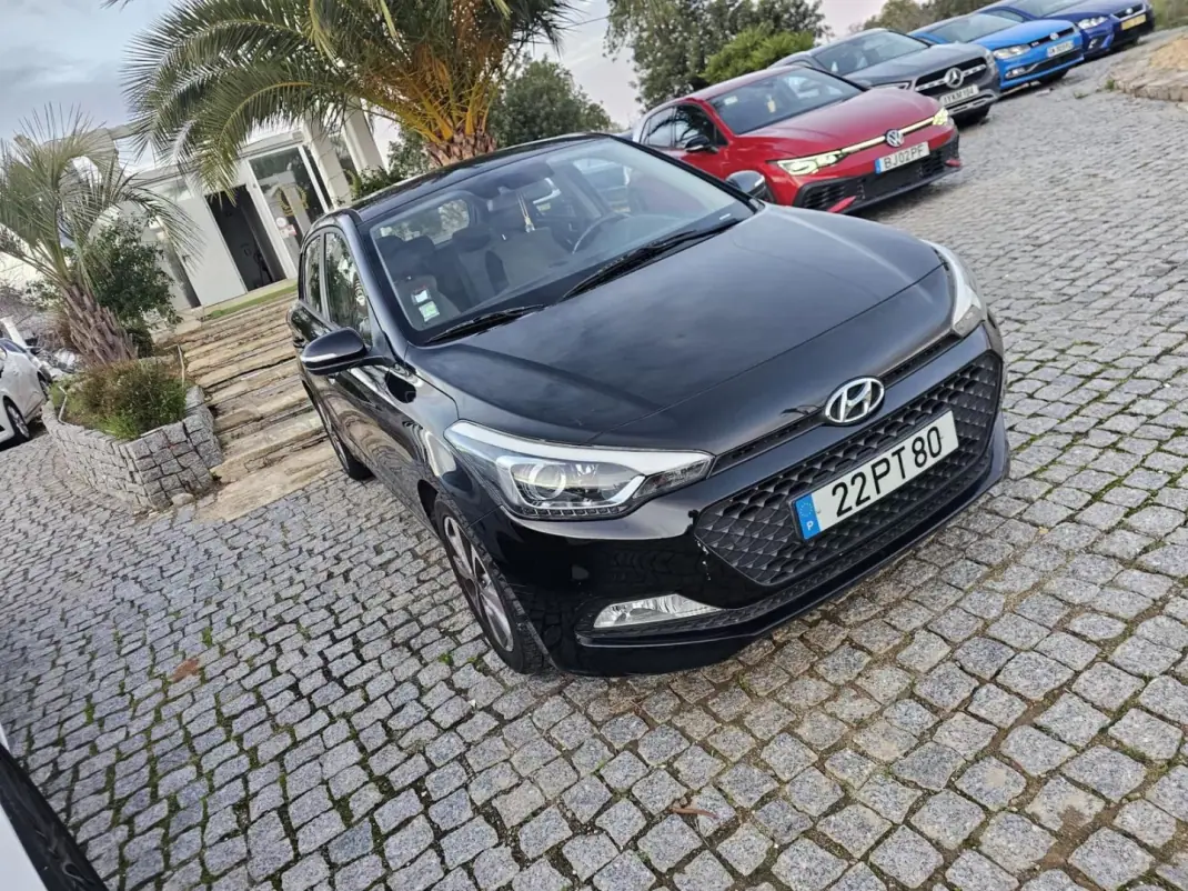 Hyundai i20 2015 - 8500 EUR, 100074 km - AUTO.MOTO.pt - 100074km - foto 2 de 8