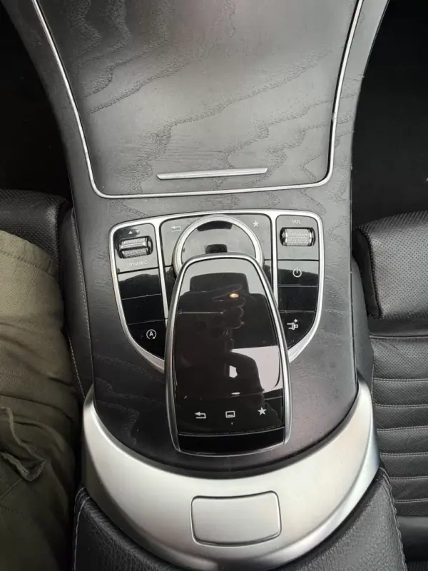 Mercedes-Benz C 220 2016 - 29900 EUR, 160000 km - AUTO.MOTO.pt - 160000km - foto 21 de 26