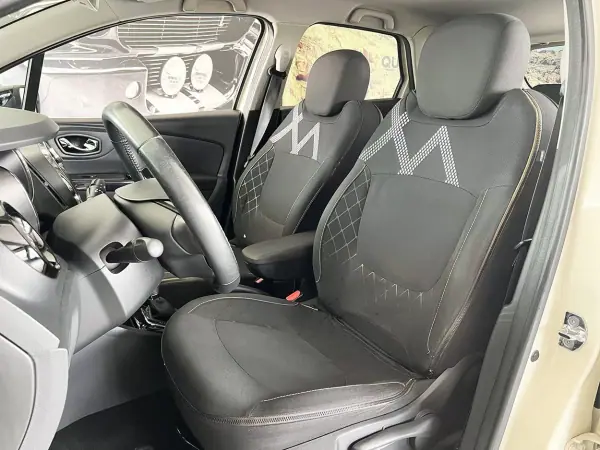 Renault Captur 2013 - 13800 EUR, 117690 km - 117690km - foto 7 de 22