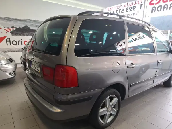 SEAT Alhambra 2007 - 4500 EUR, 314000 km - AUTO.MOTO.pt - 314000km - foto 11 de 17