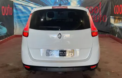 Renault Grand Scénic 2012 - 8899 EUR, 230000 km - AUTO.MOTO.pt - 230000km - foto 5 de 41