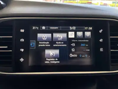 Peugeot 308 2015 - 12500 EUR, 144858 km - AUTO.MOTO.pt - 144858km - foto 40 de 73