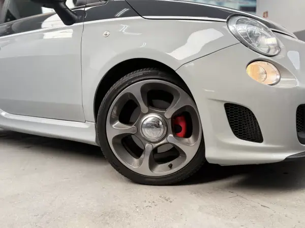Abarth 500C 2011 - 13990 EUR, 139400 km - 139400km - foto 2 de 17