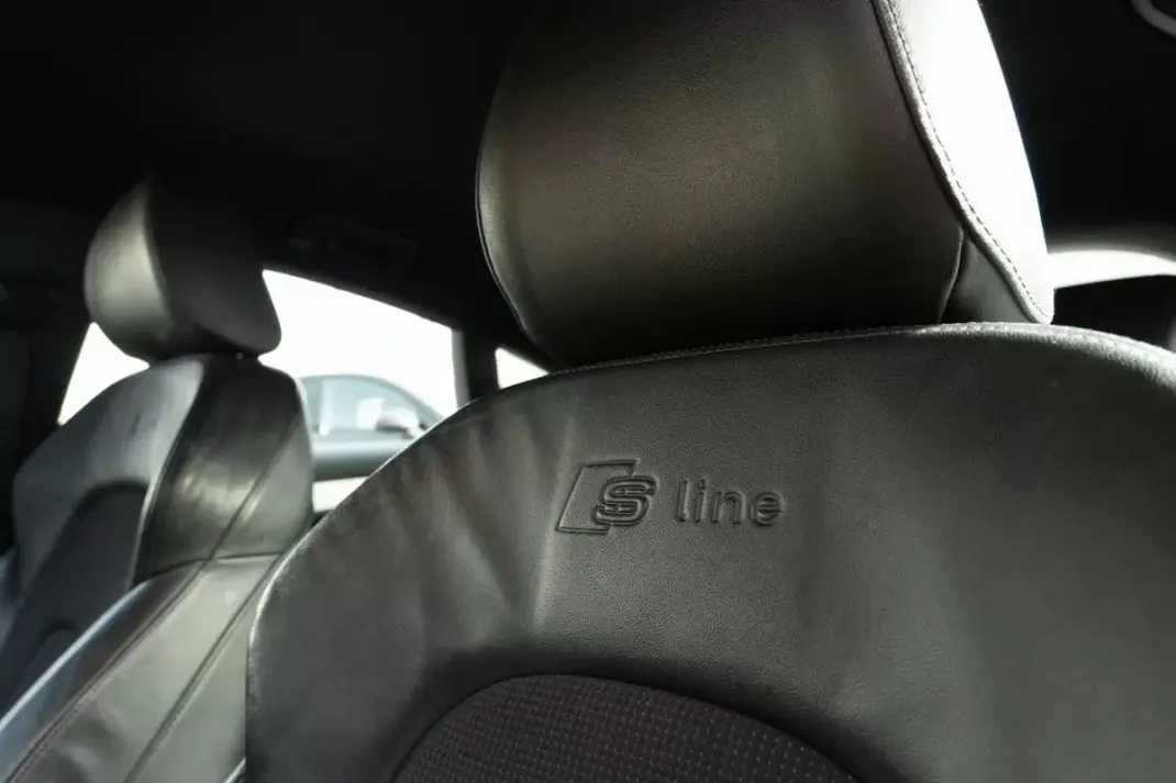 Audi A5 Sportback 2009 - 11900 EUR, 270425 km - AUTO.MOTO.pt - 270425km - foto 15 de 25