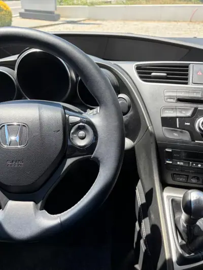 Honda Civic Tourer 2015 - 12900 EUR, 125000 km - AUTO.MOTO.pt - 125000km - foto 15 de 19