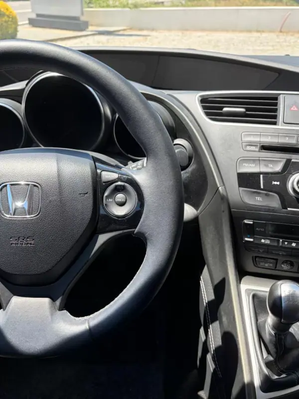 Honda Civic Tourer 2015 - 12900 EUR, 125000 km - AUTO.MOTO.pt - 125000km - foto 15 de 19