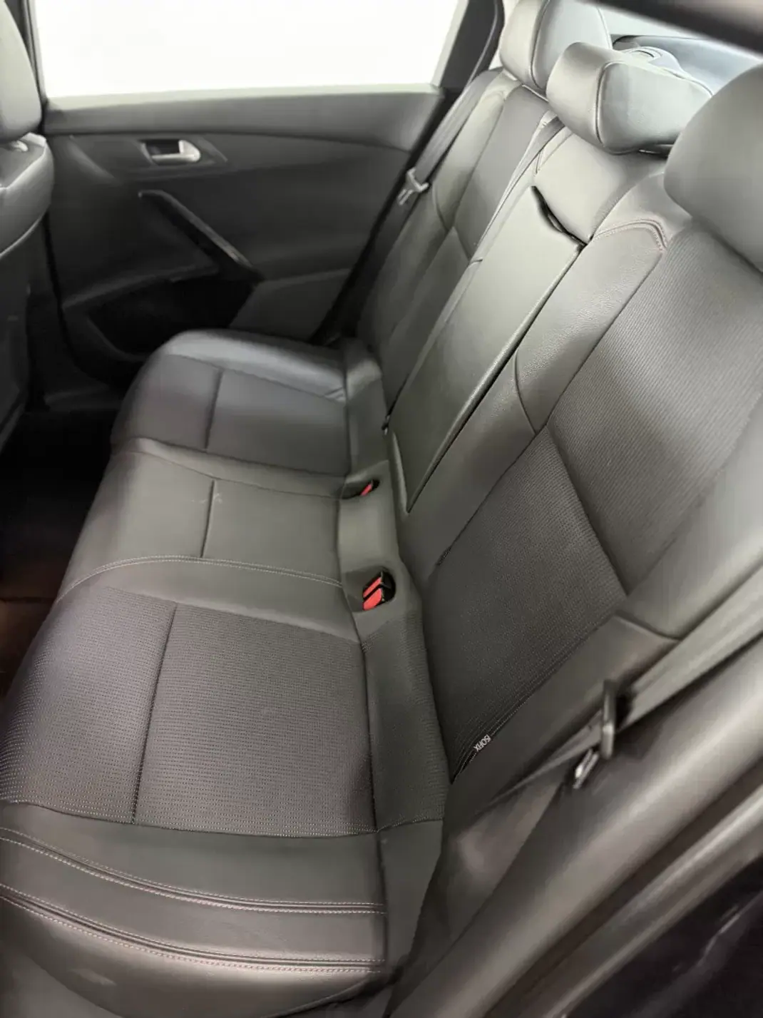 Peugeot 508 2015 - 9990 EUR, 240000 km - AUTO.MOTO.pt - 240000km - foto 8 de 15