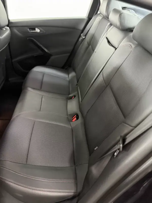 Peugeot 508 2015 - 9990 EUR, 240000 km - AUTO.MOTO.pt - 240000km - foto 8 de 15