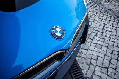 BMW i8 2016 - 61900 EUR, 93668 km - AUTO.MOTO.pt - 93668km - foto 10 de 45