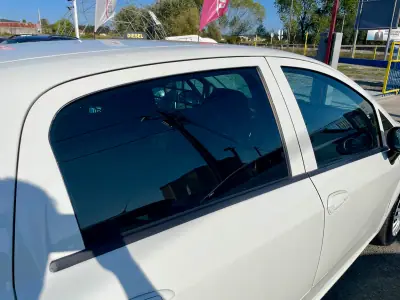 Fiat Punto 2018 - 7950 EUR, 174029 km - AUTO.MOTO.pt - 174029km - foto 9 de 24