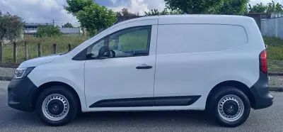 Renault Kangoo E-Tech 2022 - 16990 EUR, 30146 km - AUTO.MOTO.pt - 30146km - foto 5 de 16