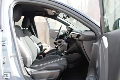 Opel Corsa 2025 - 18350 EUR, 18767 km - AUTO.MOTO.pt - 18767km - foto 15 de 28