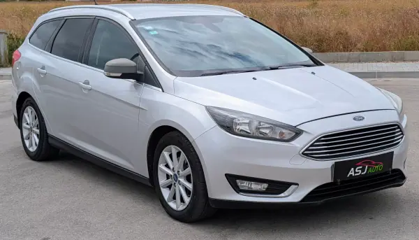 Ford Focus SW 2015 - 8500 EUR, 231741 km - AUTO.MOTO.pt - 231741km - foto 4 de 21