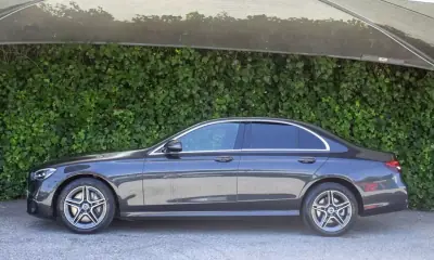Mercedes-Benz E 300 2020 - 34900 EUR, 96000 km - AUTO.MOTO.pt - 96000km - foto 7 de 17