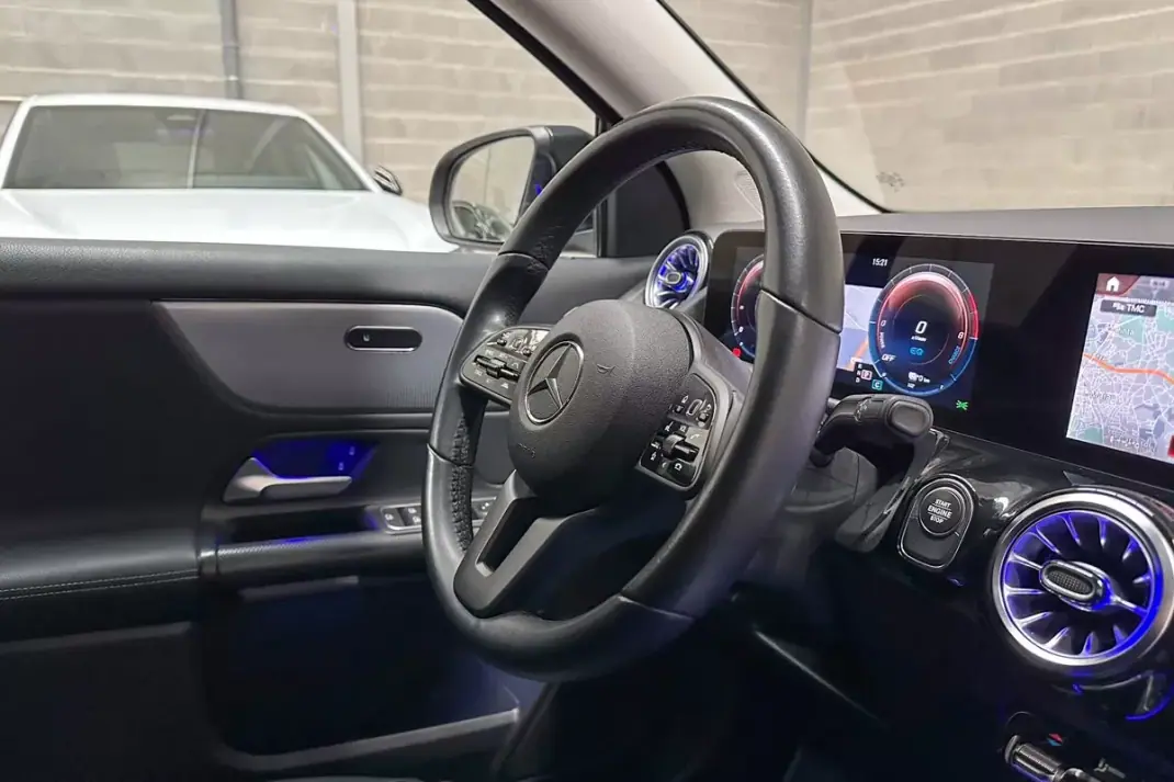Mercedes-Benz GLA 250 2022 - 32450 EUR, 49303 km - AUTO.MOTO.pt - 49303km - foto 45 de 55
