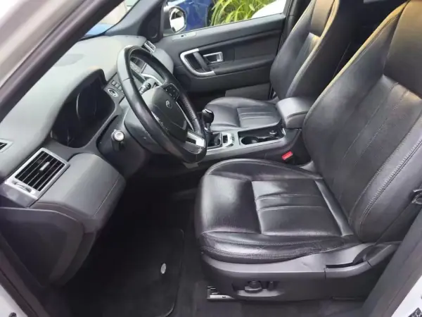 Land Rover Discovery Sport 2016 - 21500 EUR, 178000 km - AUTO.MOTO.pt - 178000km - foto 18 de 33
