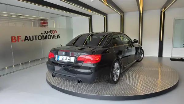 BMW 320 2010 - 16900 EUR, 194446 km - 194446km - foto 17 de 49