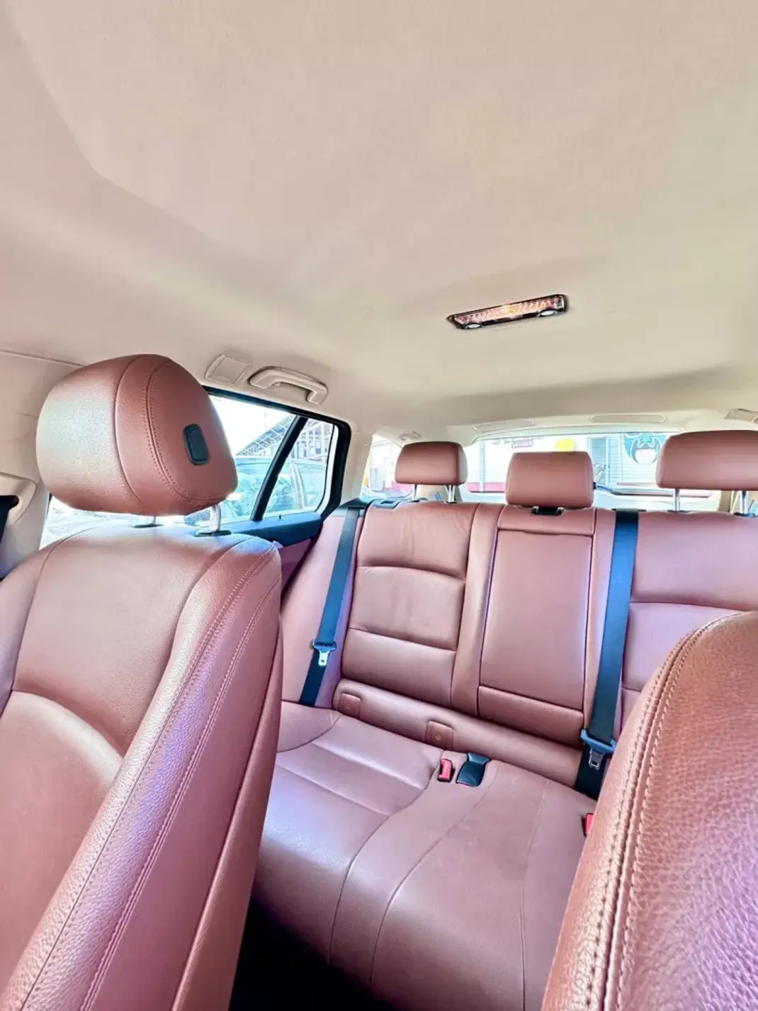 BMW 518 2014 - 13900 EUR, 219000 km - AUTO.MOTO.pt - 219000km - foto 9 de 20