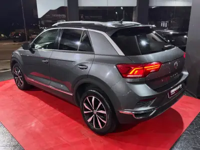 Volkswagen T-Roc 2019 - 21900 EUR, 134194 km - AUTO.MOTO.pt - 134194km - foto 4 de 27