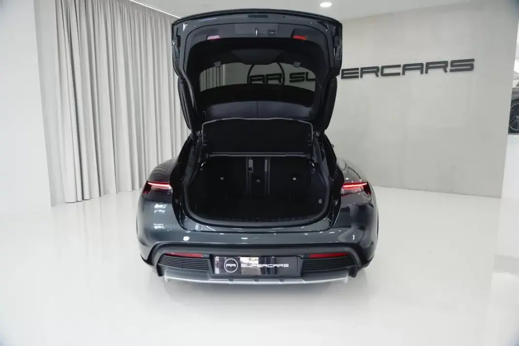 Porsche Taycan Cross Turismo 2022 - 63950 EUR, 45941 km - 45941km - foto 21 de 52