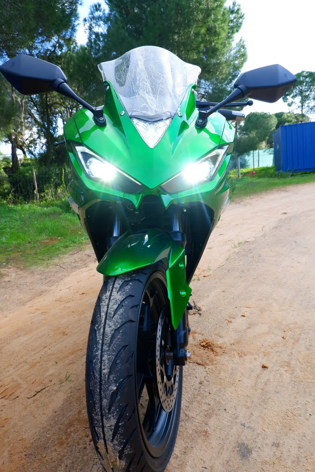 Kawasaki Ninja 400 2025 - 8610 EUR, 2 km - AUTO.MOTO.pt - 2km - foto 15 de 15