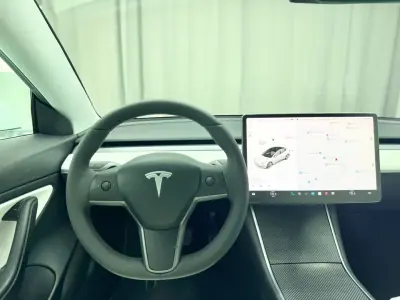 Tesla Model 3 2020 - 24500 EUR, 134000 km - AUTO.MOTO.pt - 134000km - foto 17 de 21