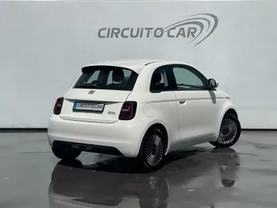 Fiat 500e 2022 - 15900 EUR, 86721 km - AUTO.MOTO.pt - 86721km - foto 3 de 35