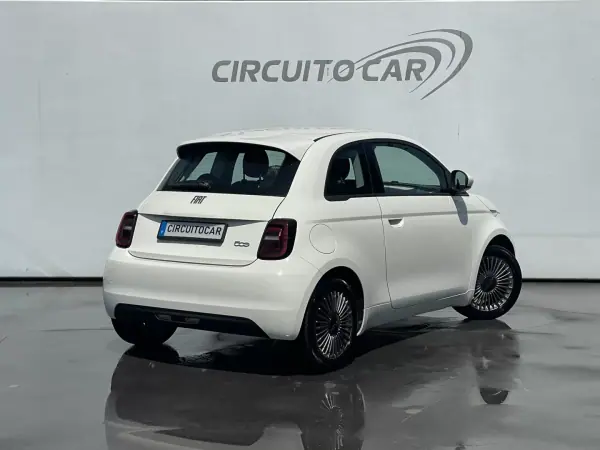 Fiat 500e 2022 - 15900 EUR, 86721 km - AUTO.MOTO.pt - 86721km - foto 3 de 35