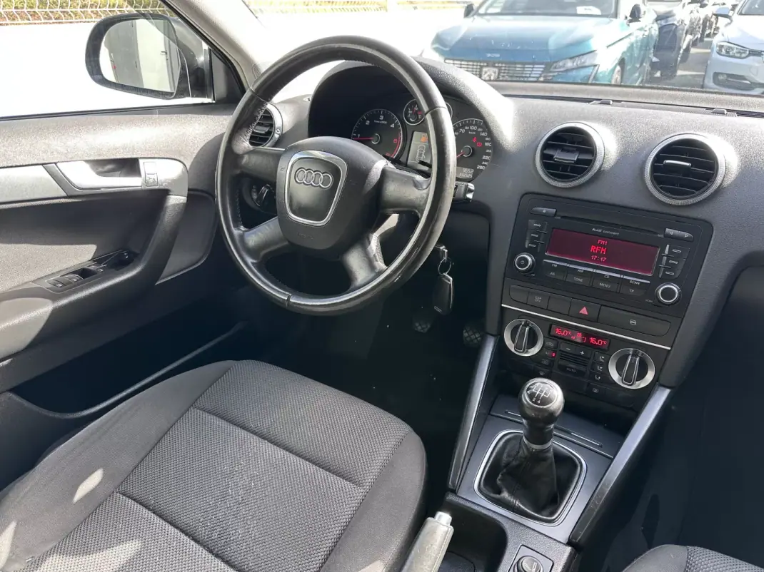 Audi A3 Sportback 2009 - 6500 EUR, 330000 km - AUTO.MOTO.pt - 330000km - foto 17 de 35
