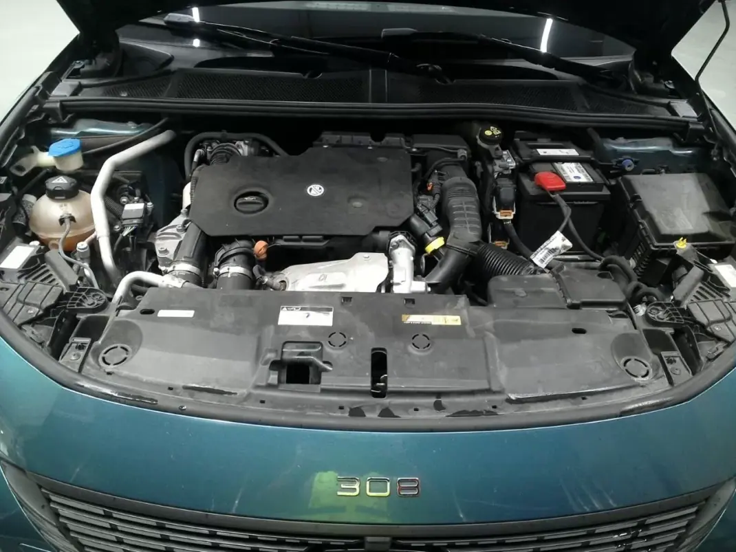 Peugeot 308 SW 2022 - 18250 EUR, 106279 km - AUTO.MOTO.pt - 106279km - foto 9 de 10