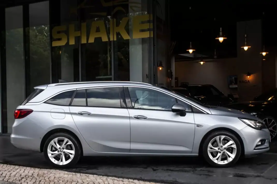 Opel Astra Sports Tourer 2016 - 7750 EUR, 120277 km - AUTO.MOTO.pt - 120277km - foto 5 de 38