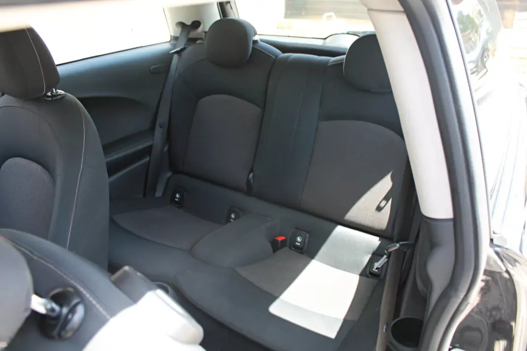 MINI Coupé 2016 - 13900 EUR, 134843 km - 134843km - foto 15 de 19