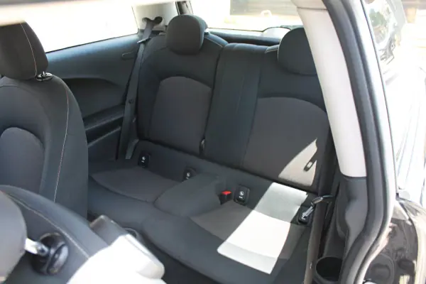 MINI Coupé 2016 - 13900 EUR, 134843 km - AUTO.MOTO.pt - 134843km - foto 15 de 19