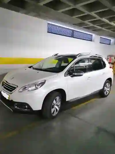 Peugeot 2008 2015 — foto 5 de 10