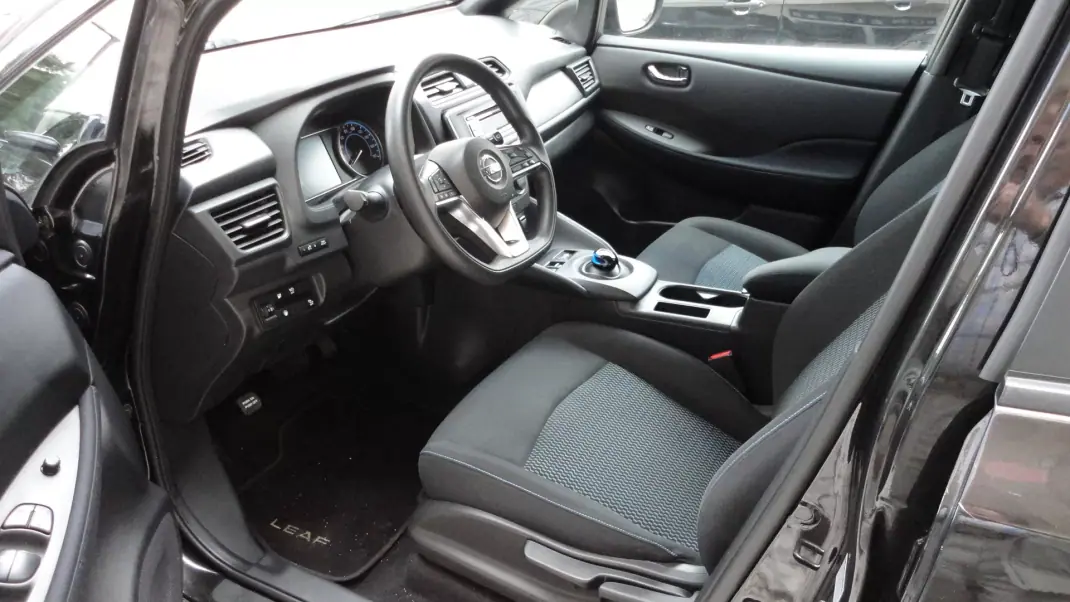Nissan Leaf 2021 - 14900 EUR, 44768 km - AUTO.MOTO.pt - 44768km - foto 8 de 23
