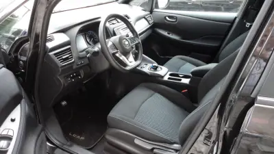 Nissan Leaf 2021 - 14900 EUR, 44768 km - AUTO.MOTO.pt - 44768km - foto 8 de 23