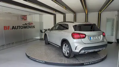 Mercedes-Benz GLA 180 2018 - 24900 EUR, 41570 km - 41570km - foto 3 de 52