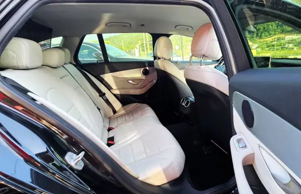 Mercedes-Benz C 180 2015 - 17500 EUR, 240000 km - AUTO.MOTO.pt - 240000km - foto 8 de 29