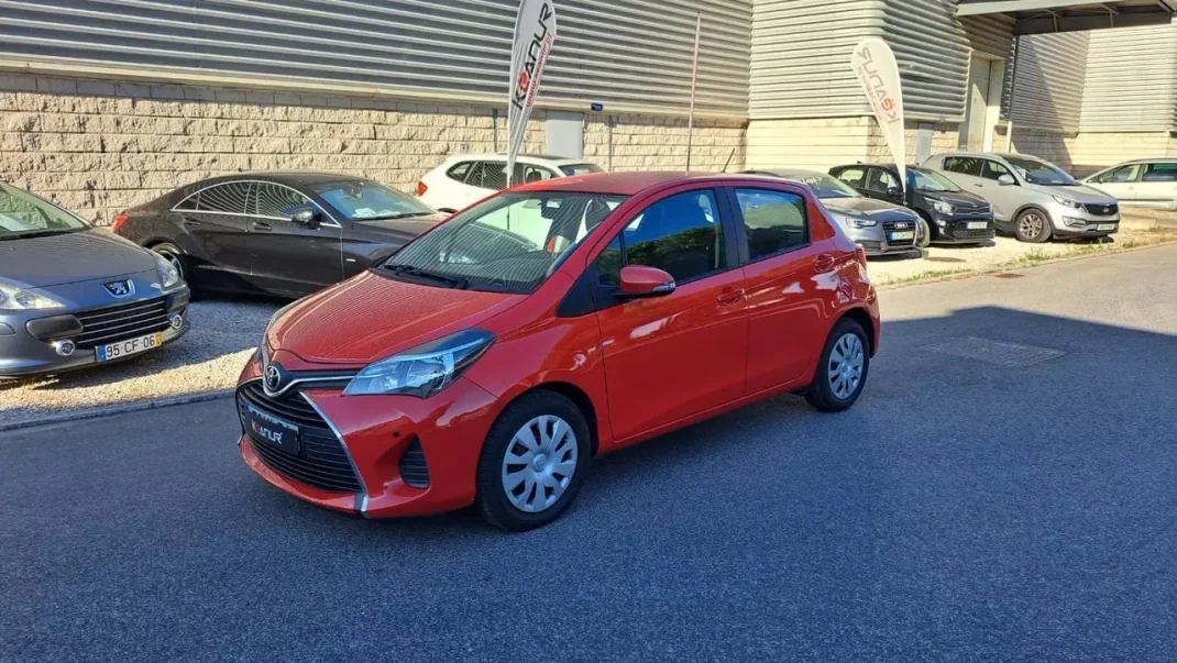 Toyota Yaris 2014 - 11890 EUR, 90525 km - AUTO.MOTO.pt - 90525km - foto 9 de 39