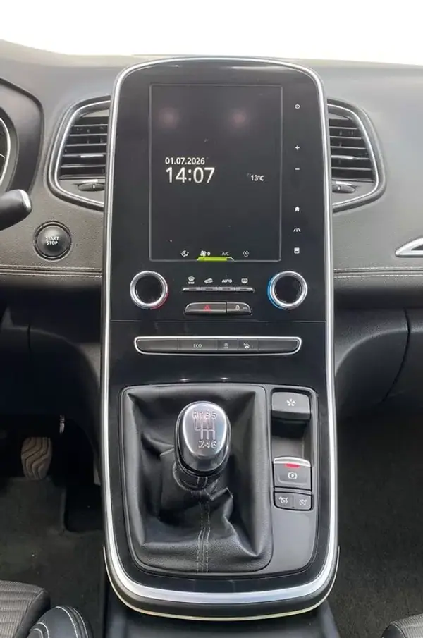 Renault Scénic 2019 - 16900 EUR, 71000 km - AUTO.MOTO.pt - 71000km - foto 18 de 19