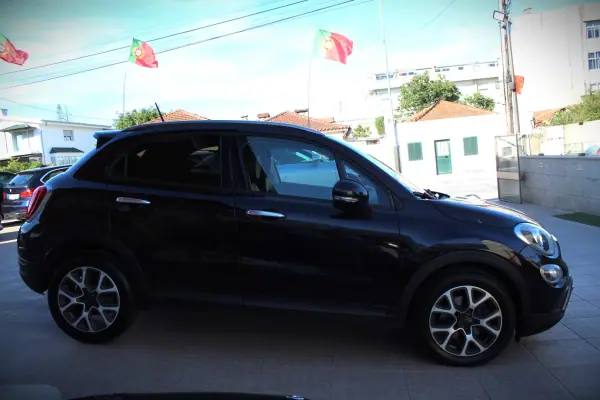 Fiat 500X 2016 - 13750 EUR, 141000 km - AUTO.MOTO.pt - 141000km - foto 4 de 35