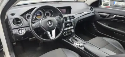 Mercedes-Benz C 250 2011 - 18900 EUR, 145876 km - AUTO.MOTO.pt - 145876km - foto 9 de 9