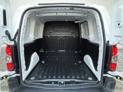 Peugeot PARTNER 1.6 BLUEHDI 3 LUGARES 2019 - 13900 EUR, 97000 km - AUTO.MOTO.pt - 97000km - foto 32 de 34