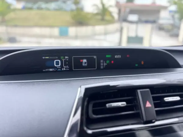 Toyota Prius 2019 - 19900 EUR, 111000 km - AUTO.MOTO.pt - 111000km - foto 16 de 21
