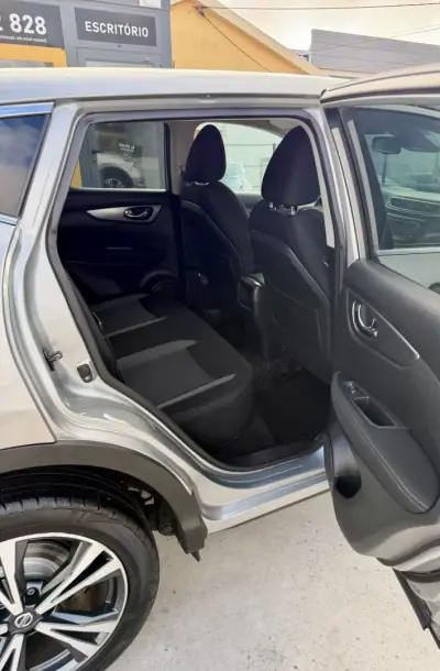 Nissan Qashqai 2018 - 18990 EUR, 111000 km - AUTO.MOTO.pt - 111000km - foto 39 de 39
