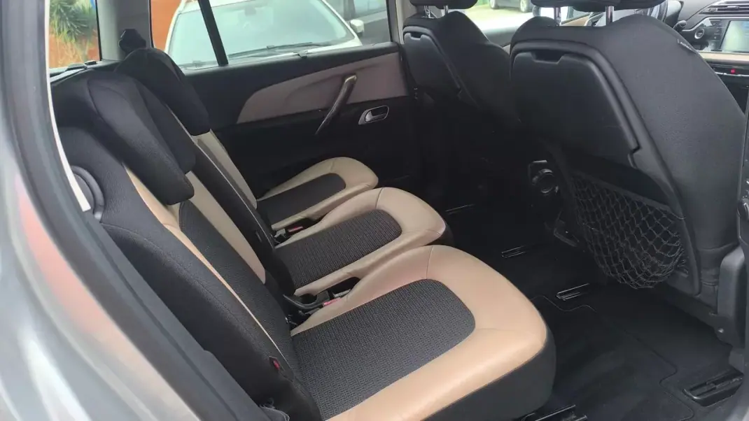 Citroën C4 Grand Picasso 2015 - 10900 EUR, 175000 km - AUTO.MOTO.pt - 175000km - foto 17 de 20