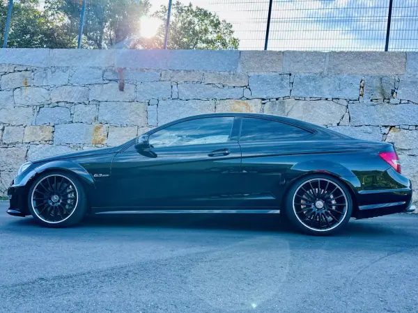 Mercedes-Benz C 63 AMG 2011 - 49900 EUR, 56000 km - AUTO.MOTO.pt - 56000km - foto 7 de 26