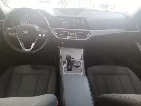 BMW 330 2021 - 27890 EUR, 51862 km - AUTO.MOTO.pt - 51862km - foto 19 de 37