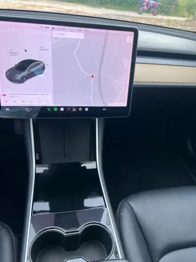 Tesla Model 3 2020 - 21900 EUR, 161211 km - AUTO.MOTO.pt - 161211km - foto 27 de 29