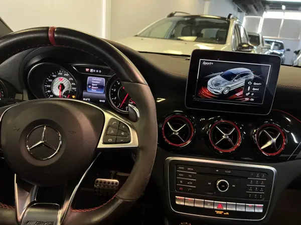 Mercedes-Benz CLA 45 AMG 2019 - 39990 EUR, 95000 km - AUTO.MOTO.pt - 95000km - foto 40 de 57
